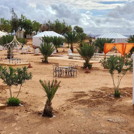 Fox Luxury Desert Camp เมอร์ซูกา ภายนอก รูปภาพ
